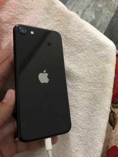 Iphone se 2020No msg on watsp only olx batery service 77