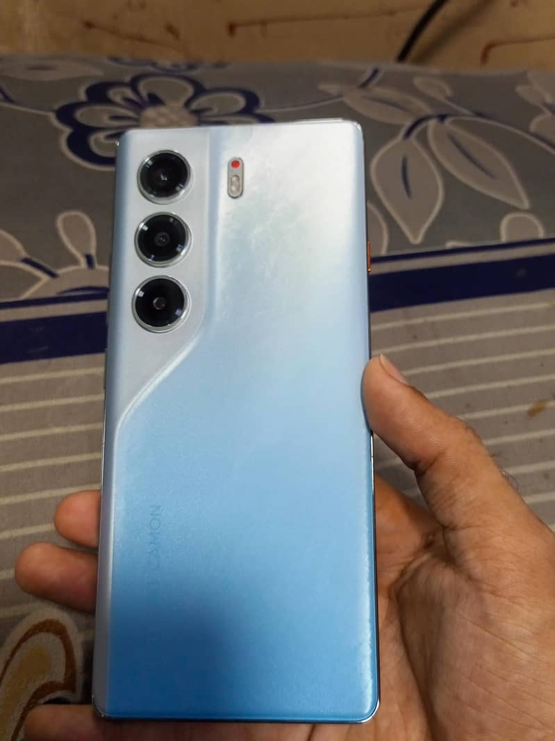 Tecno CAMON 40 Pro 5