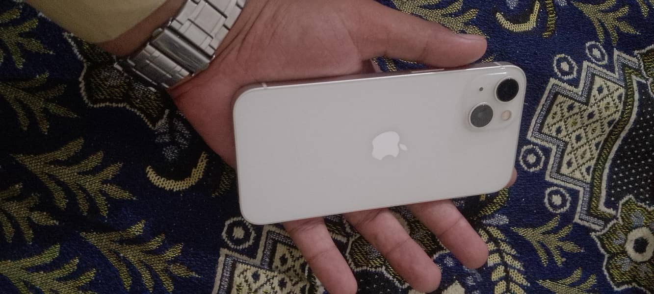 Apple iPhone 13 1