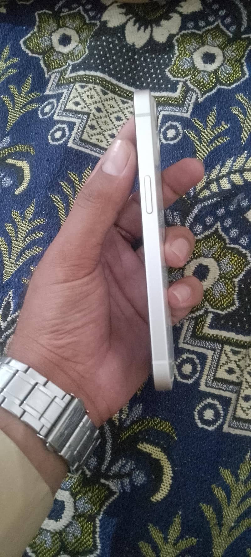 Apple iPhone 13 2
