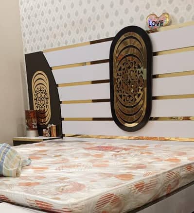 Well maintained bedroom set for sale in very good 10/10 condition