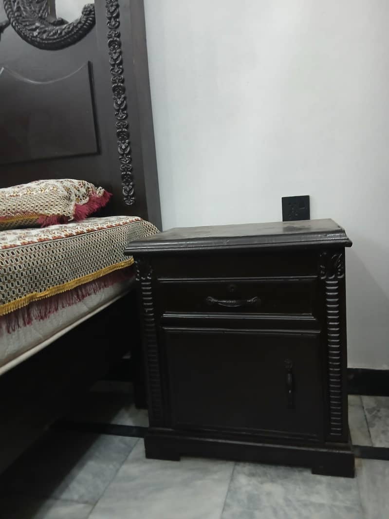 Bed with side Tables 1