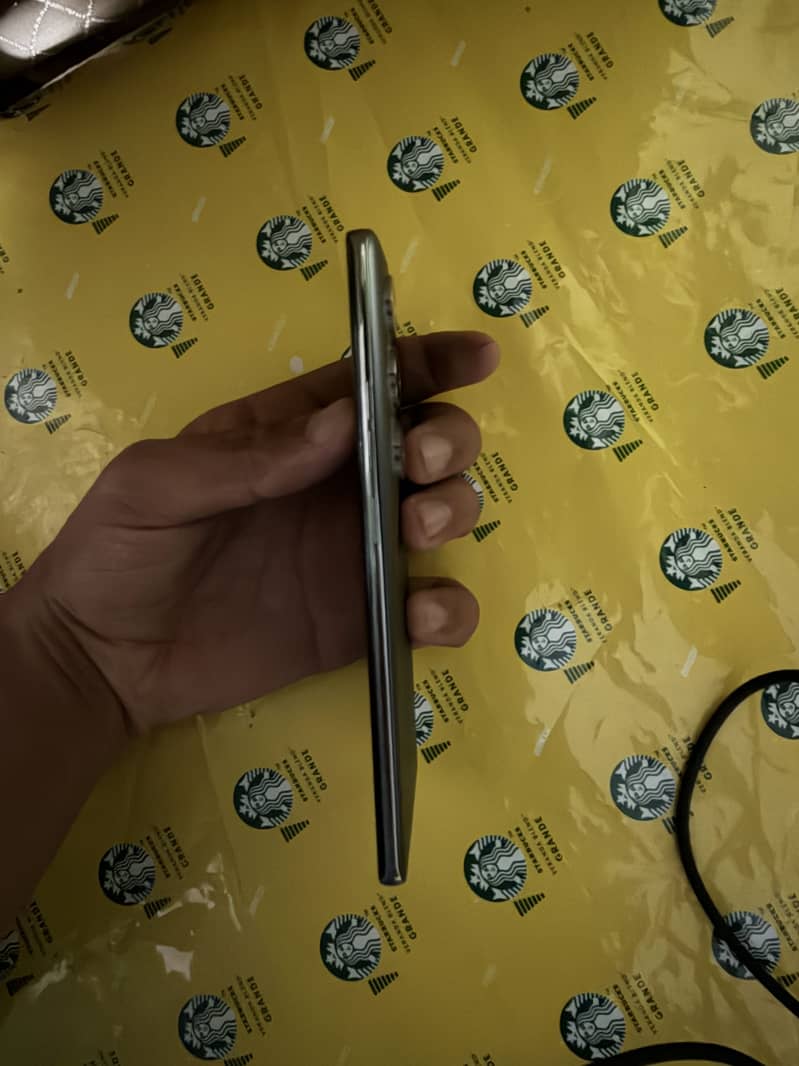 Tecno CAMON 40 Pro 6