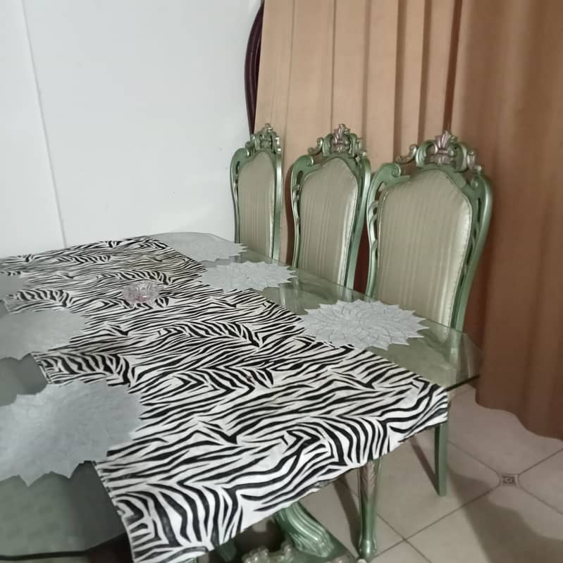 Dining table with serving trolley 4