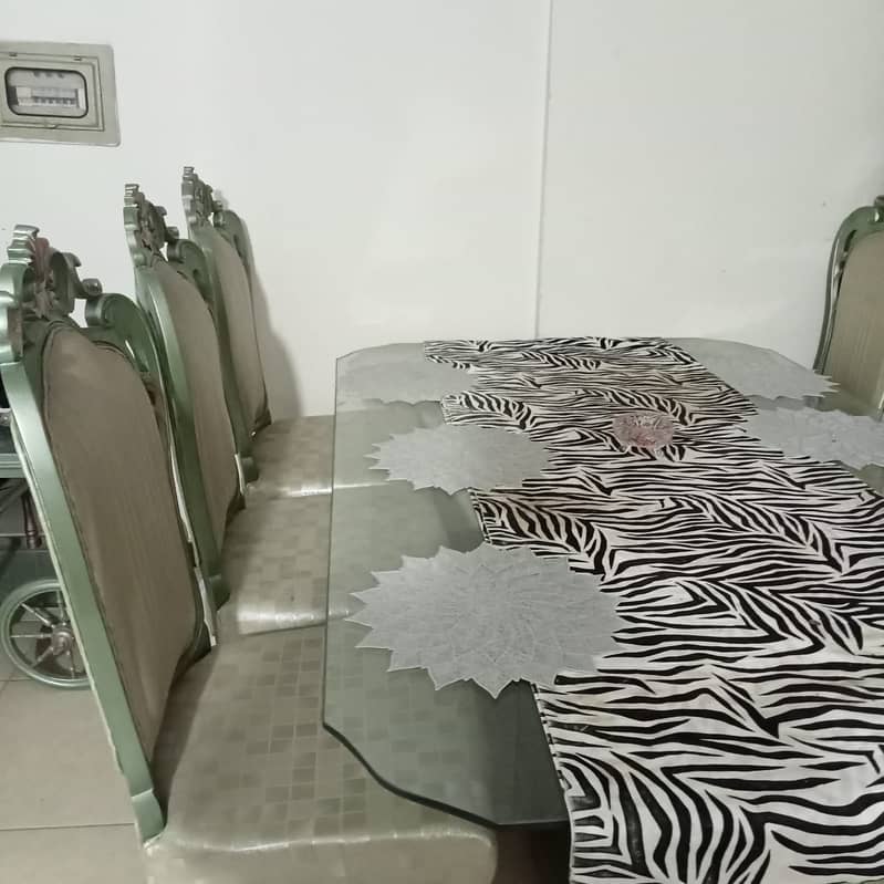 Dining table with serving trolley 6