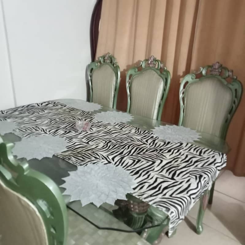 Dining table with serving trolley 10