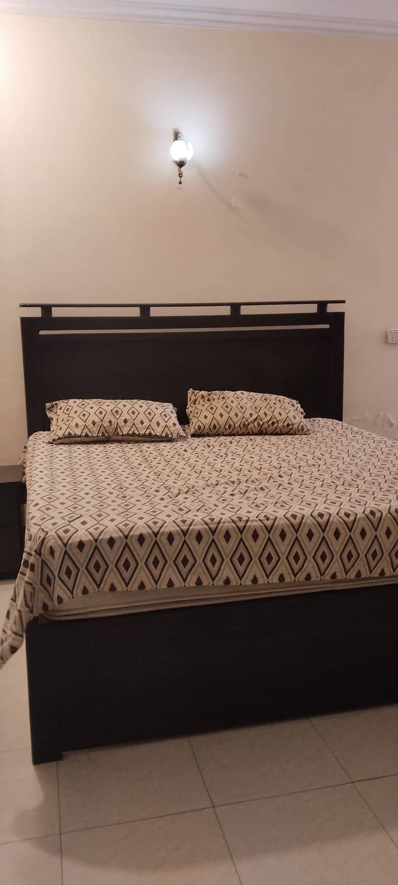 Platform Bed 0
