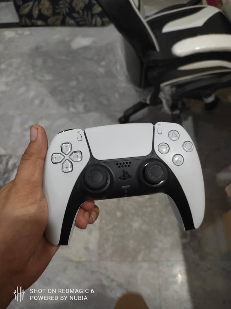 Playstation 5 controller 6