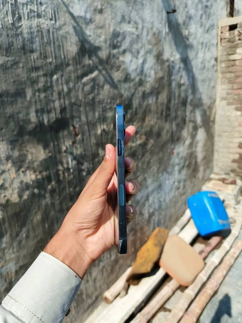 iPhone 12pro max 3