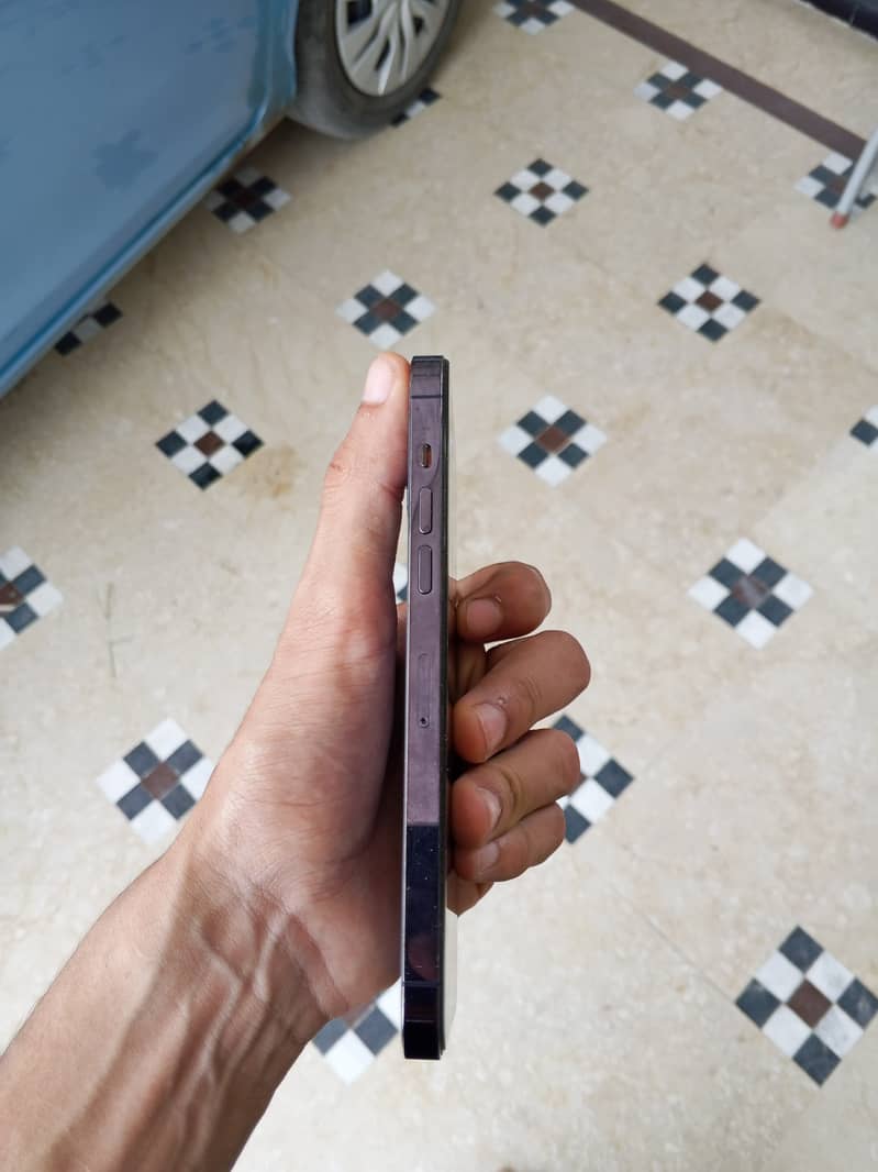 Iphone 14 pro max 4