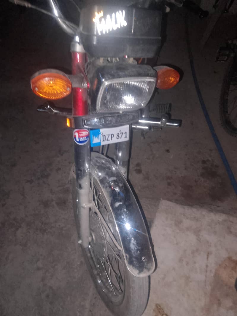 پیسے ضرورت ہیں اس وجہ سے بائک بیچ رہا ہوں 0