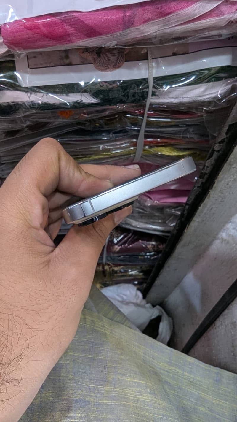 Apple iPhone 13 Pro 4
