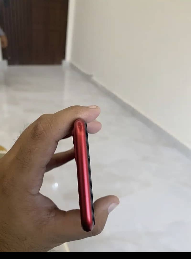 Apple iPhone 11 4