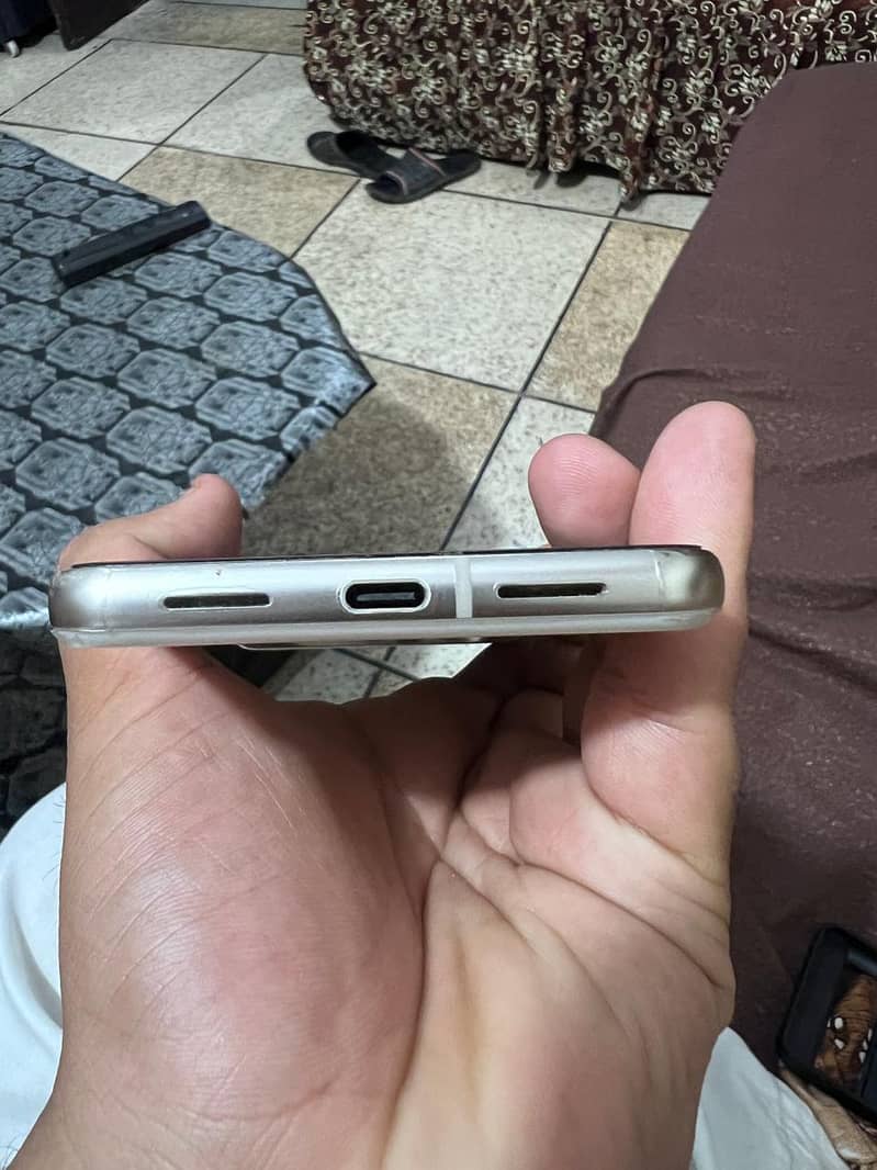 Google Pixel 8 Pro 2
