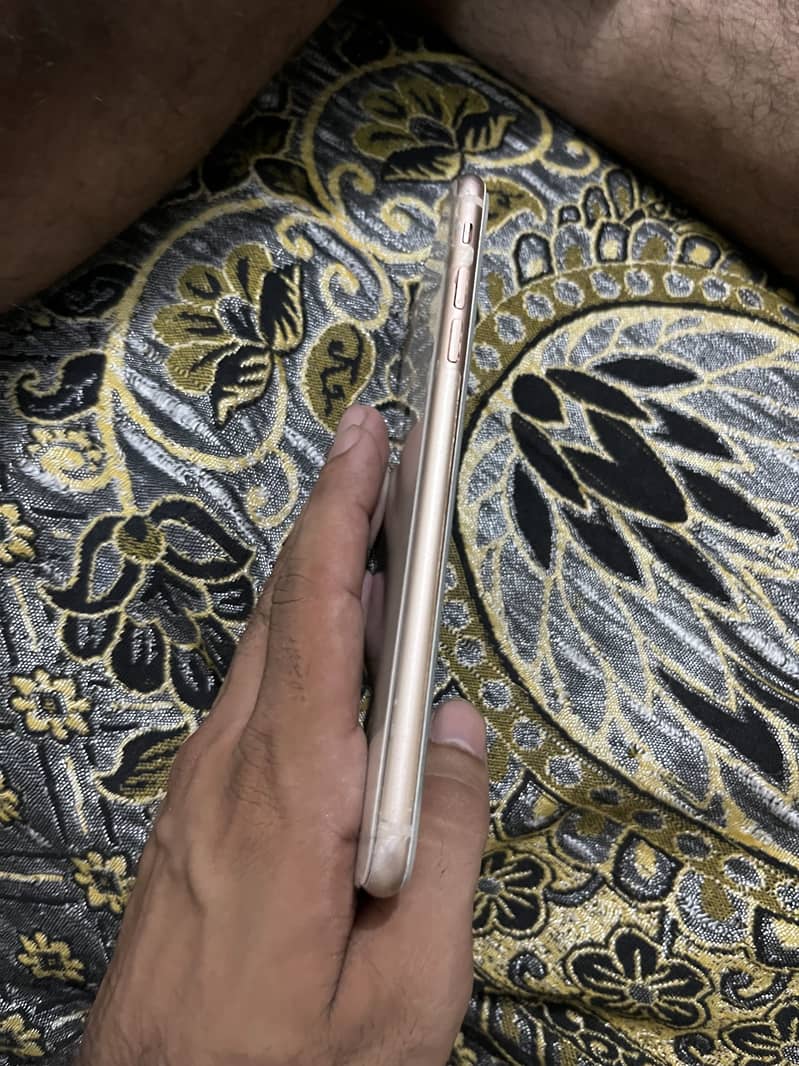 Apple iPhone 8 Plus 0