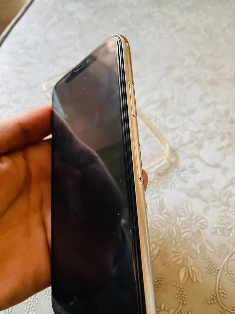 Apple iPhone X 5