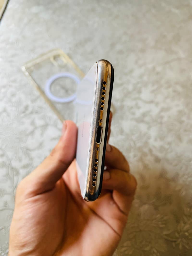 Apple iPhone X 9