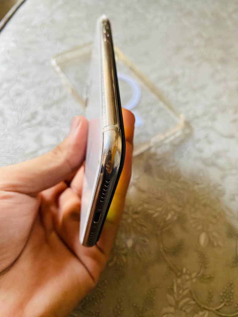 Apple iPhone X 12
