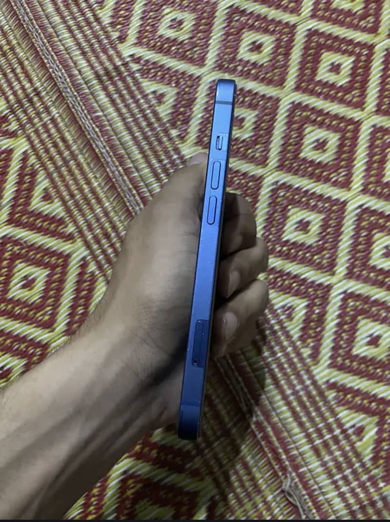 Apple iPhone 13 1