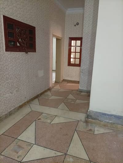 Iqbal Town 3 Bed Uper Portion At Nishter Block Near Multan Road