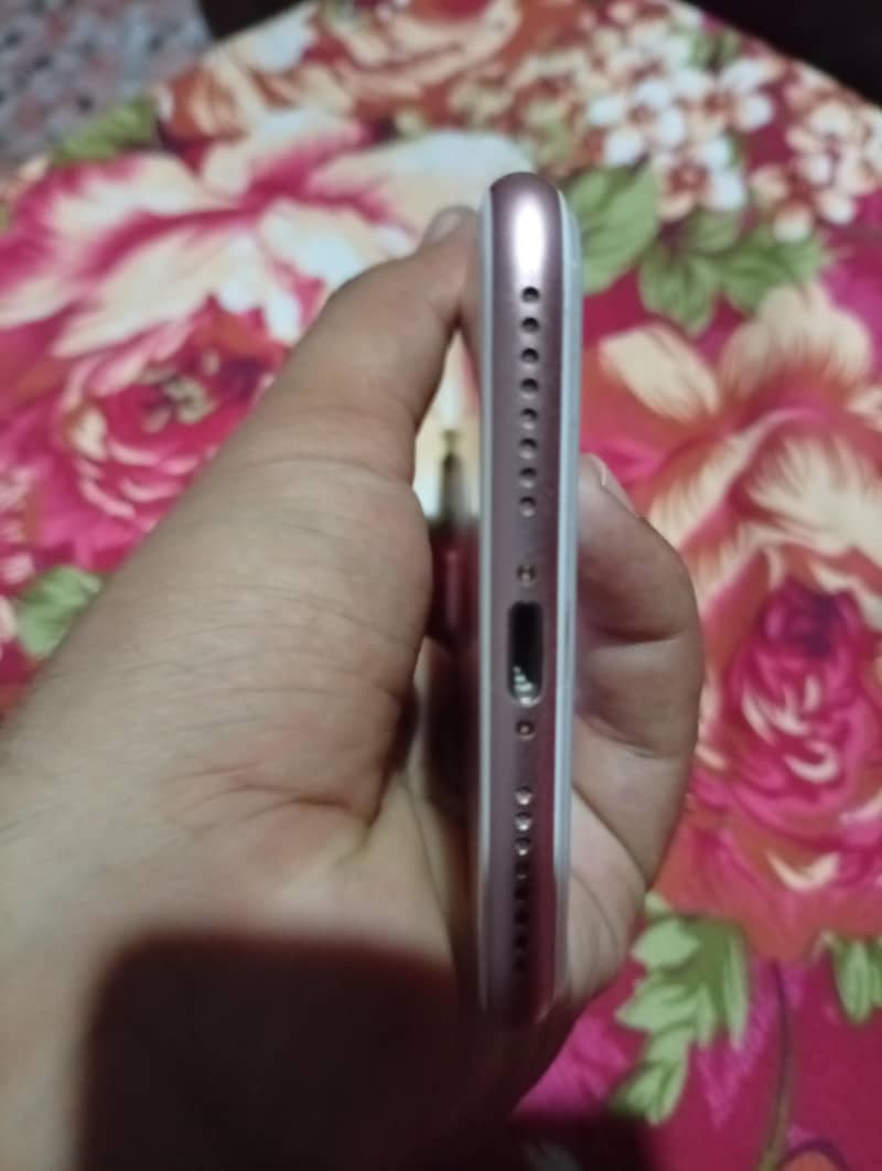 Apple iPhone 7 Plus 3