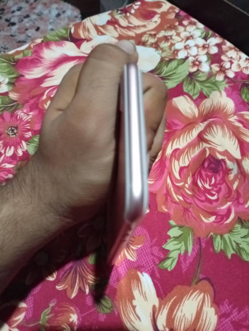 Apple iPhone 7 Plus 4