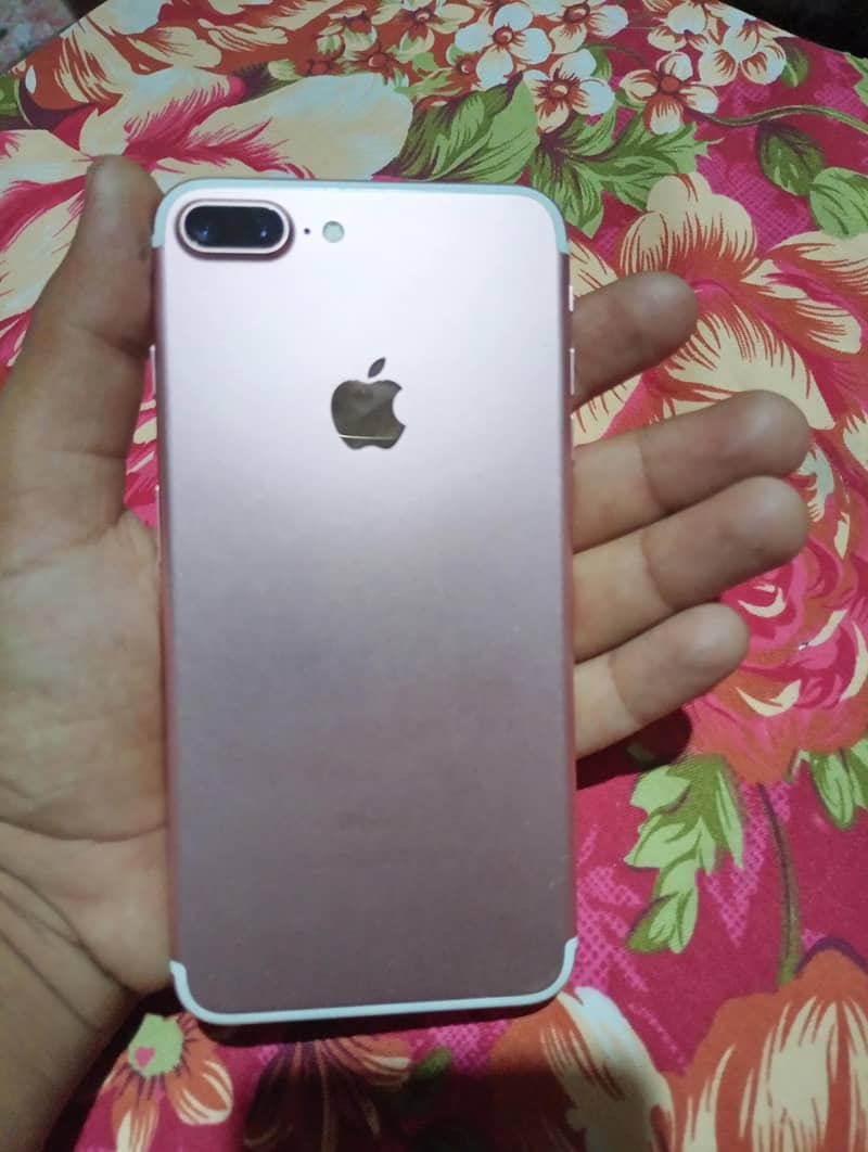 Apple iPhone 7 Plus 6