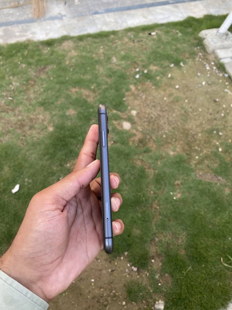 Apple iPhone 11 1