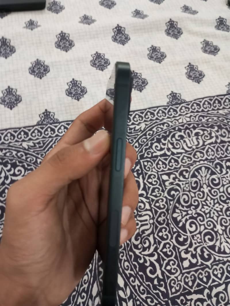 Apple iPhone 13 1
