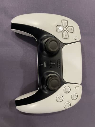 PS5 controller just like new barely used only for one month