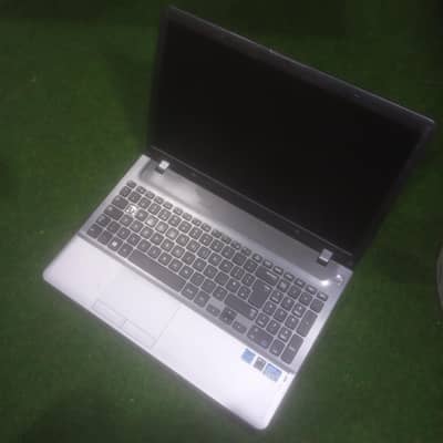 Samsung Laptop core i3 for urgent sale in mirpur ajk