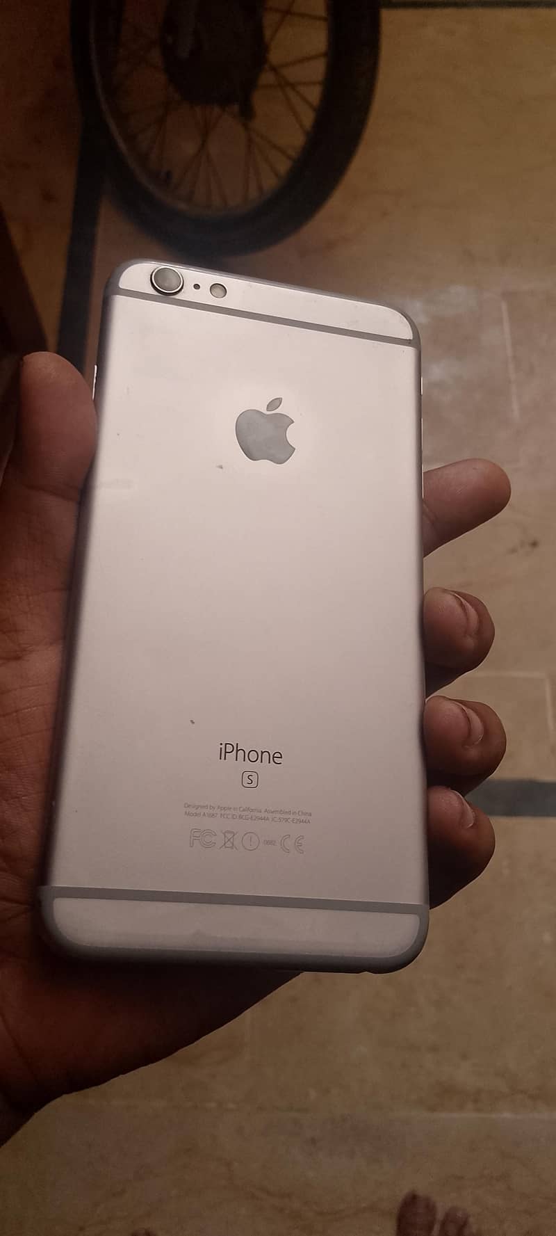 Apple iPhone 6S Plus 1