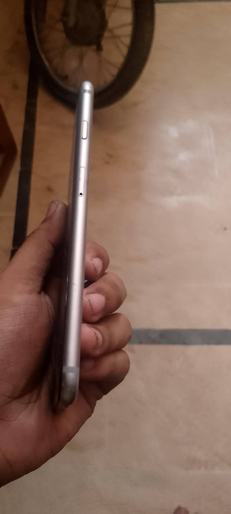Apple iPhone 6S Plus 5