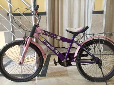 Girls cycle