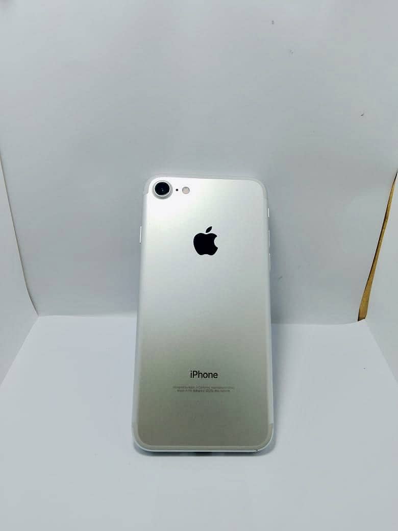Apple iPhone 7 0
