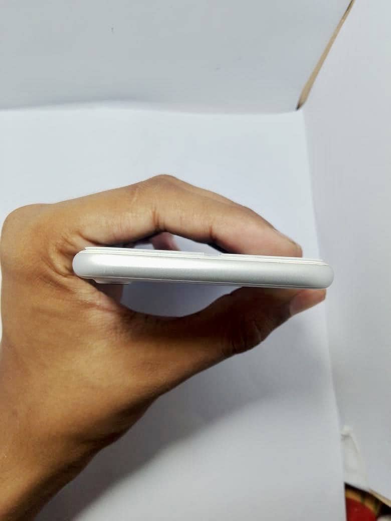 Apple iPhone 7 4