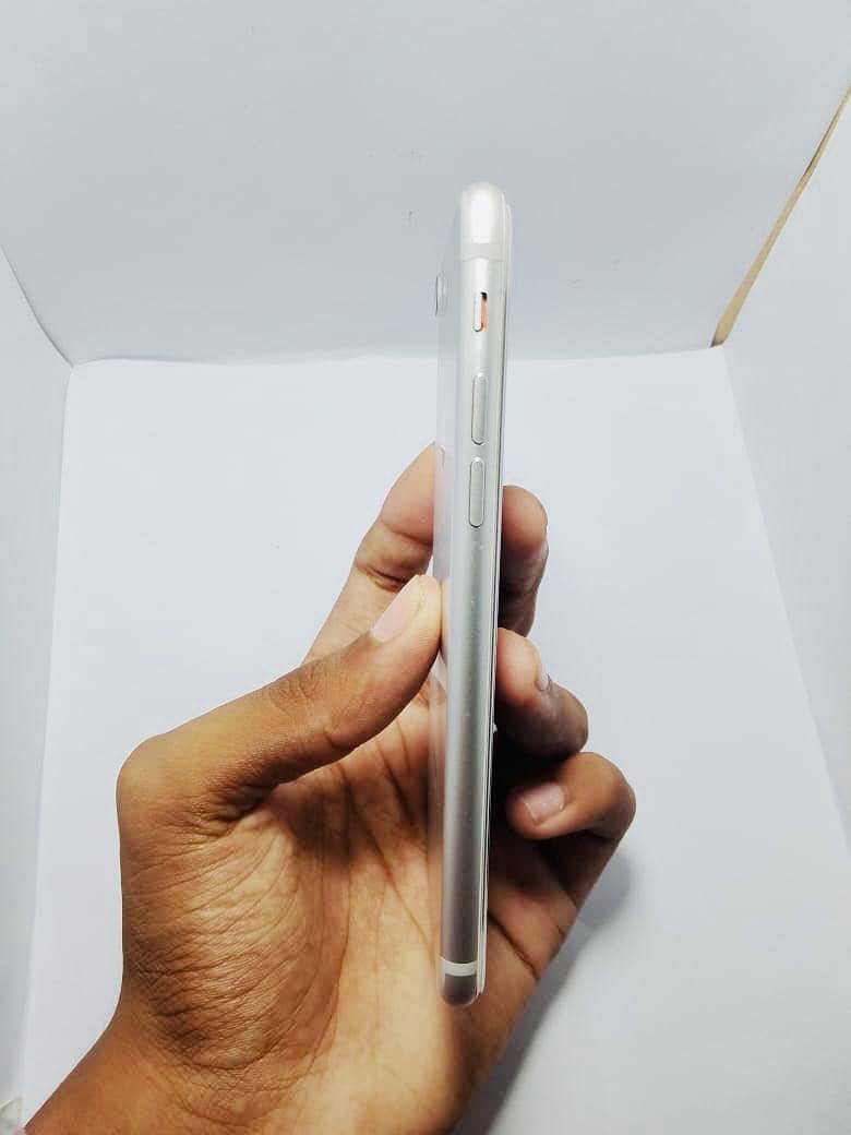 Apple iPhone 7 5