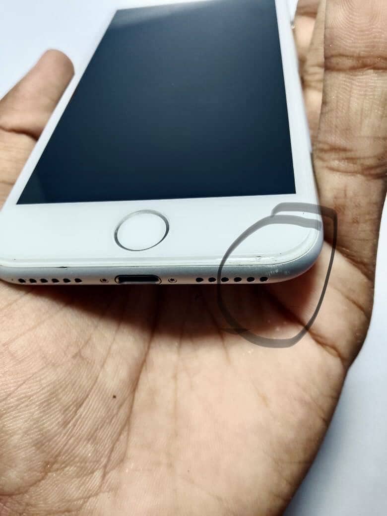 Apple iPhone 7 10
