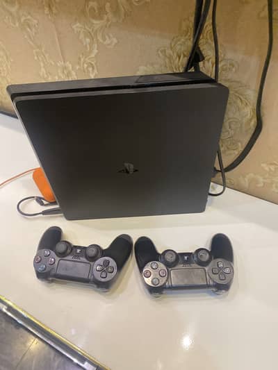 Play station 4 like new