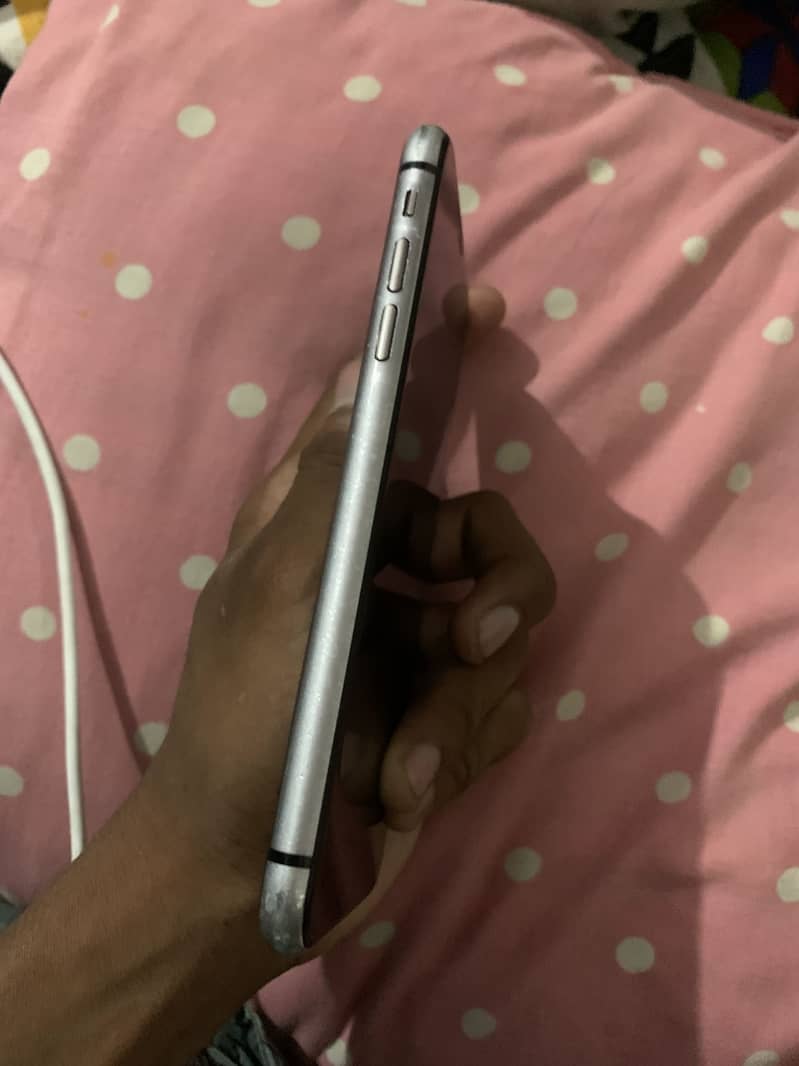 Apple iPhone 11 8
