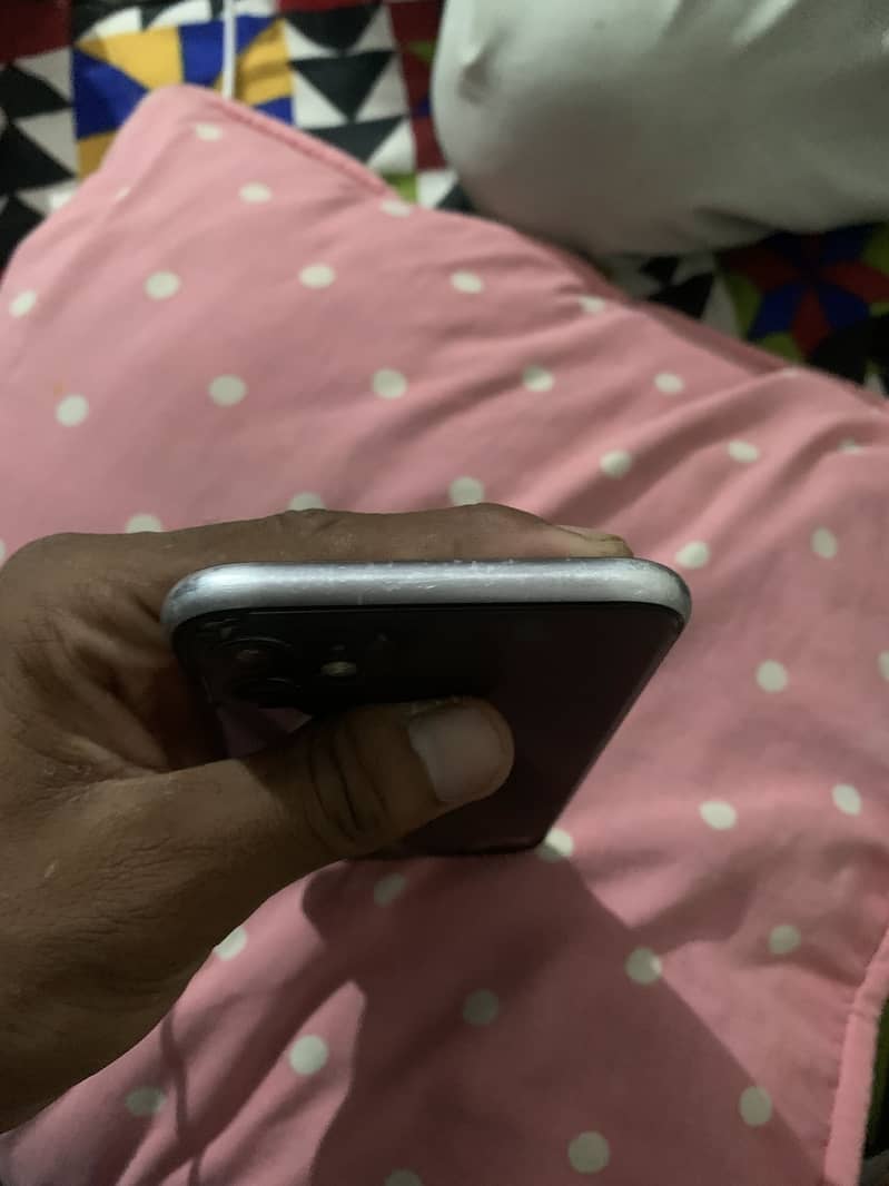 Apple iPhone 11 9