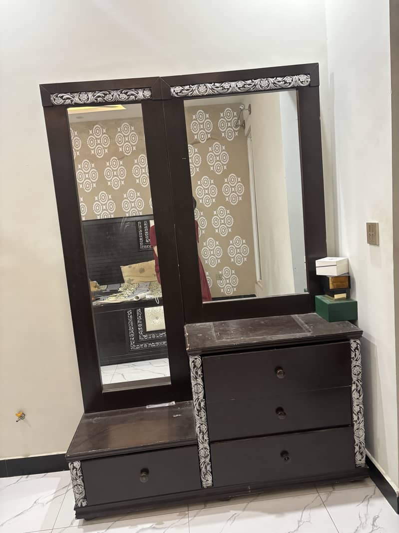 Bed with side tables 1