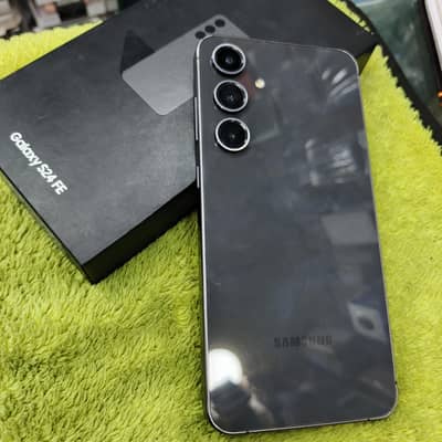 Samsung Mobile S24 fE