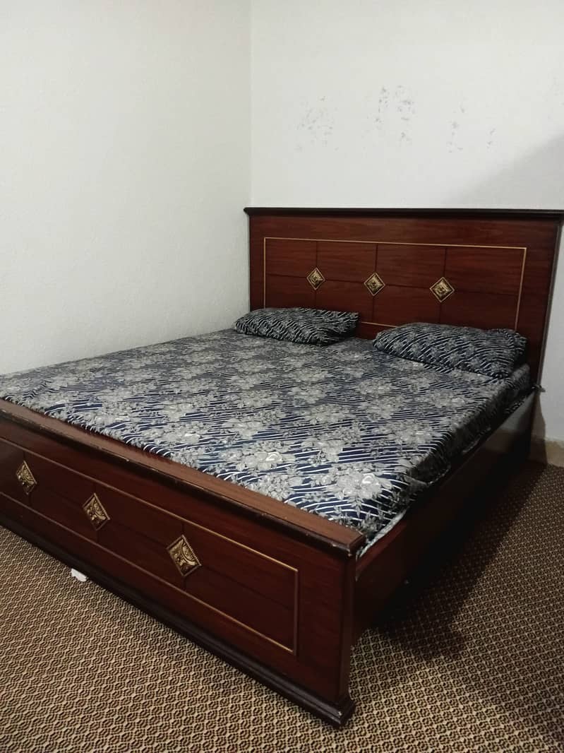 VIP Condition Complete Bed Set 0