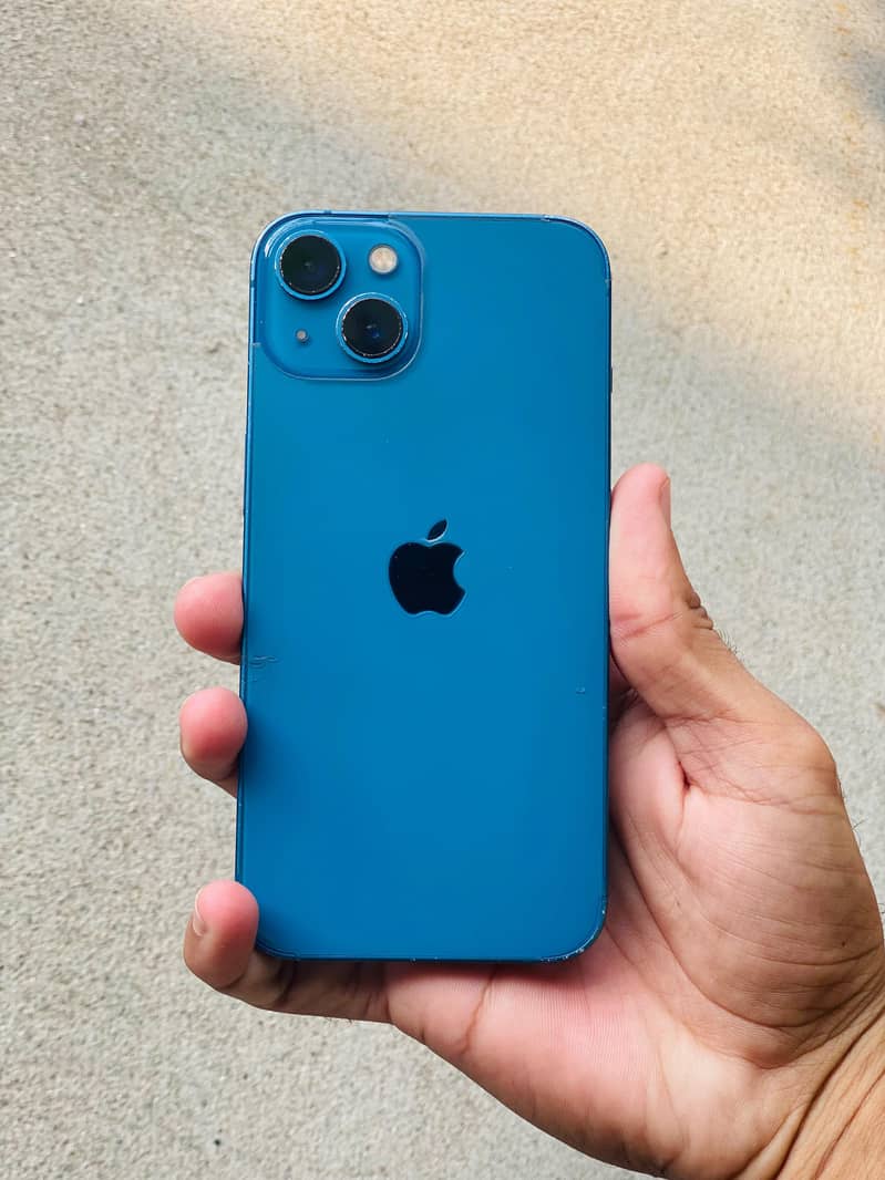 Apple iPhone 13 0