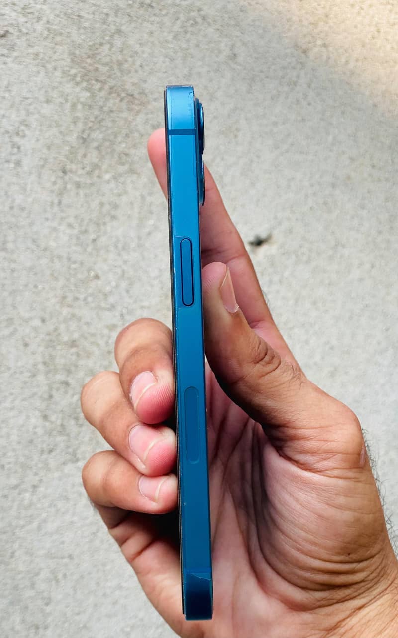 Apple iPhone 13 3