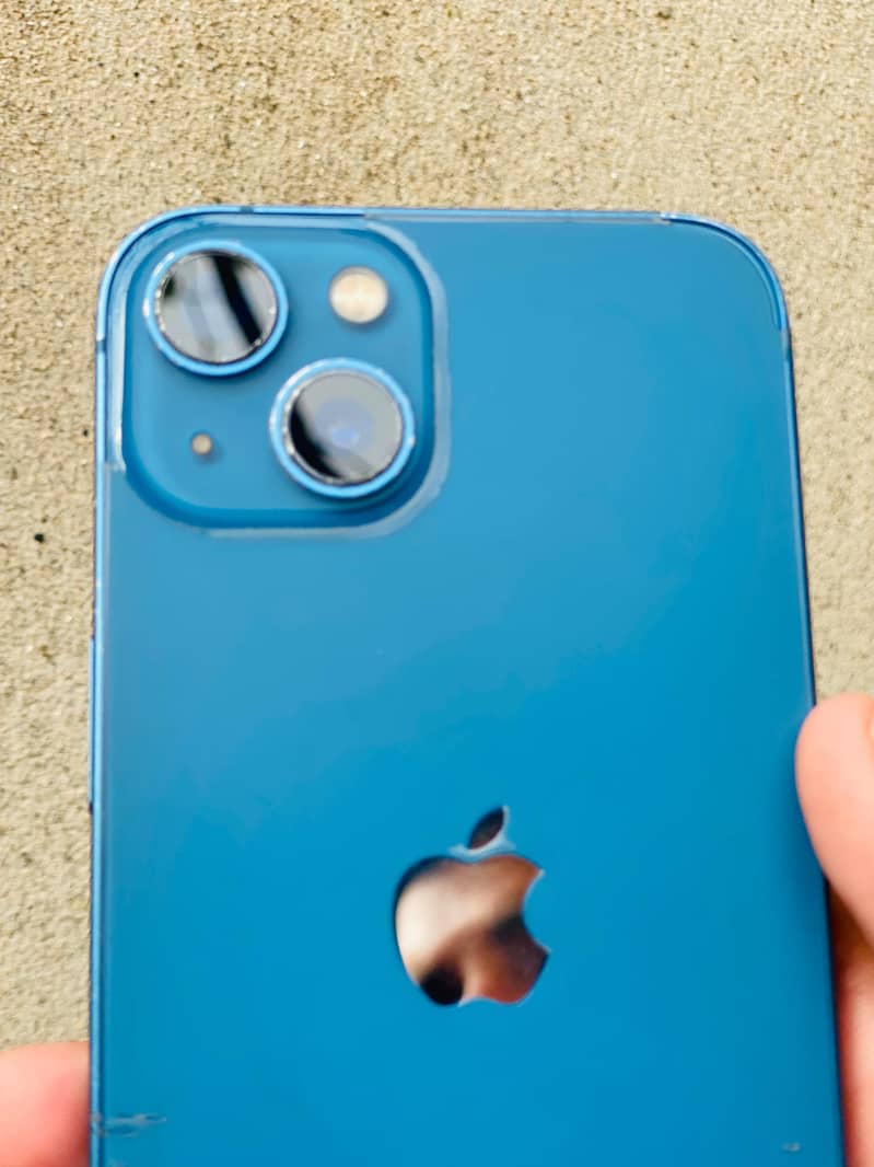 Apple iPhone 13 4
