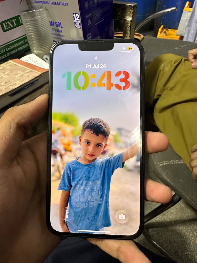 Apple iPhone 13 2