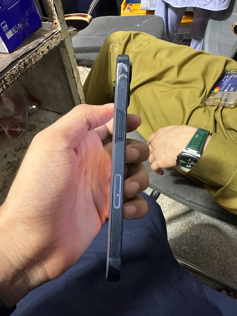 Apple iPhone 13 3