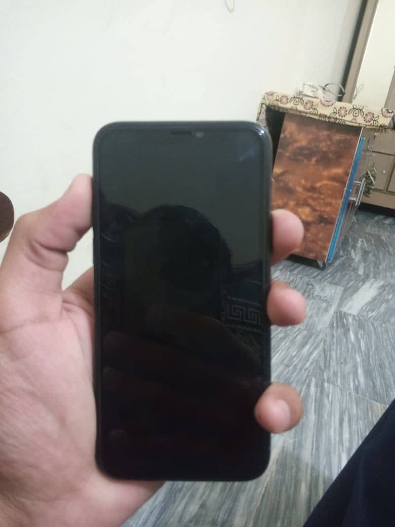 Apple iPhone 11 Pro 1